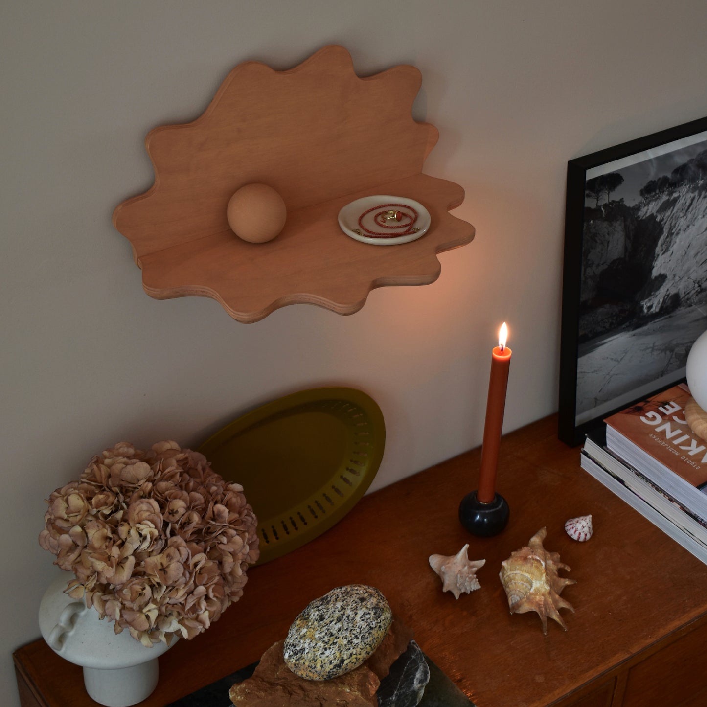 Cove shelf