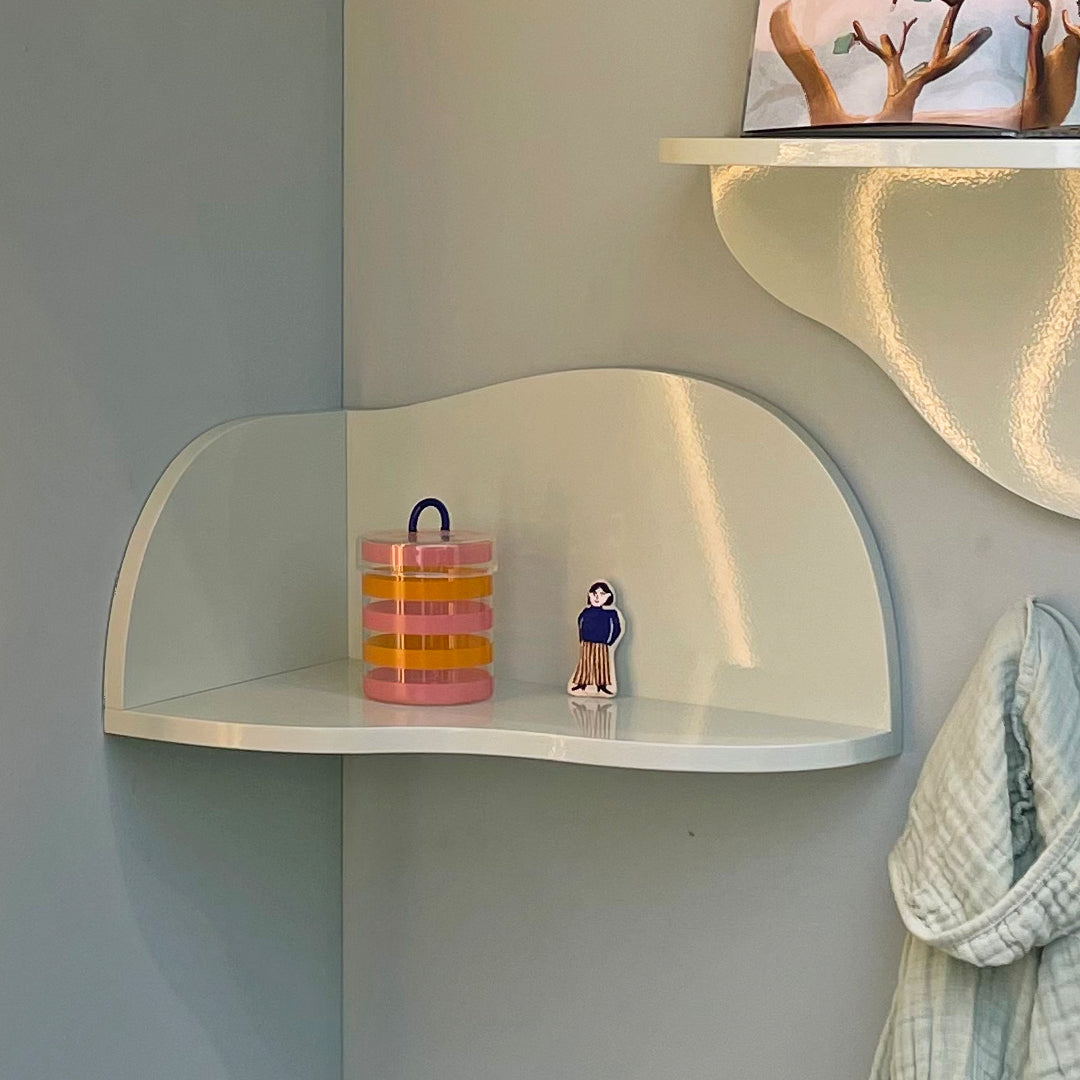 Pebble shelf