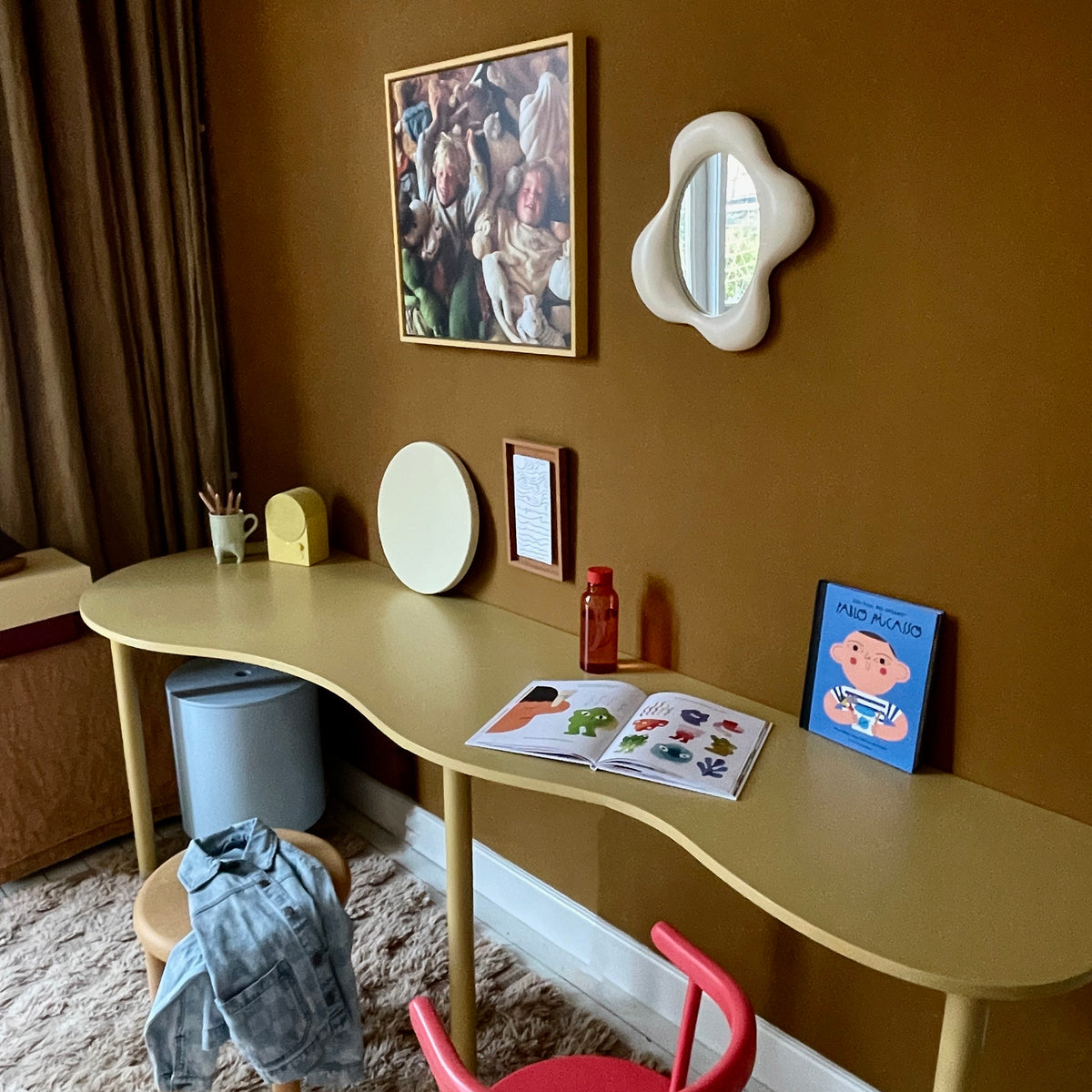 Waves desk