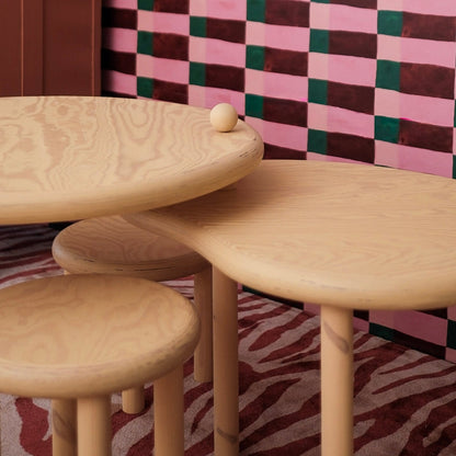 Isle desk