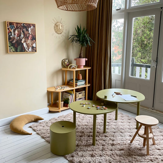 Isle desk