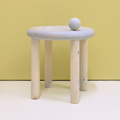 Float stool